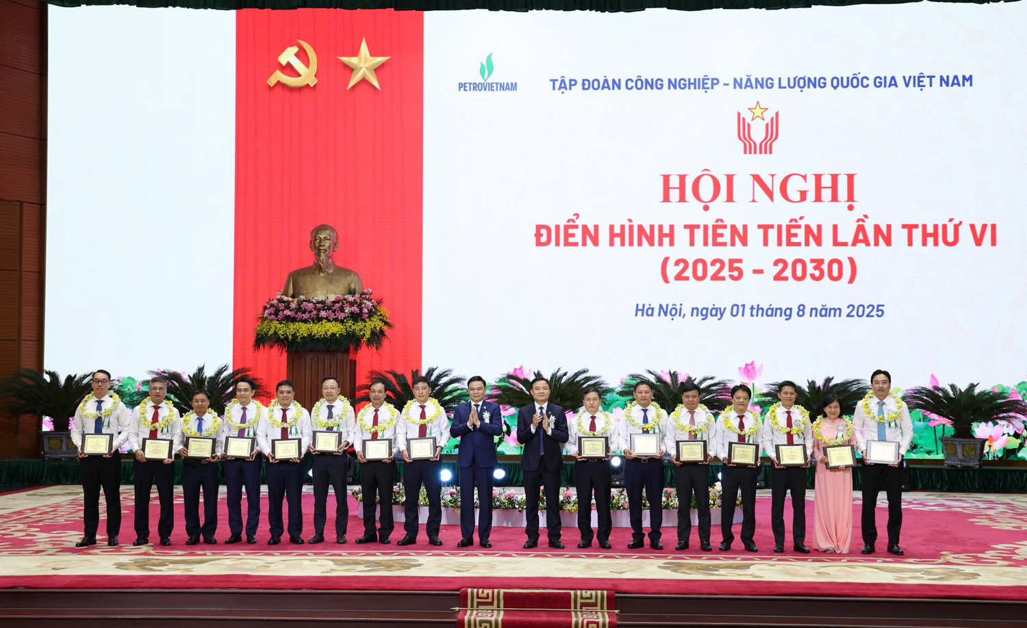 PVCFC Honored at Petrovietnam’s Emulation and Exemplary Role Model Conference for the 2025–2030 Period